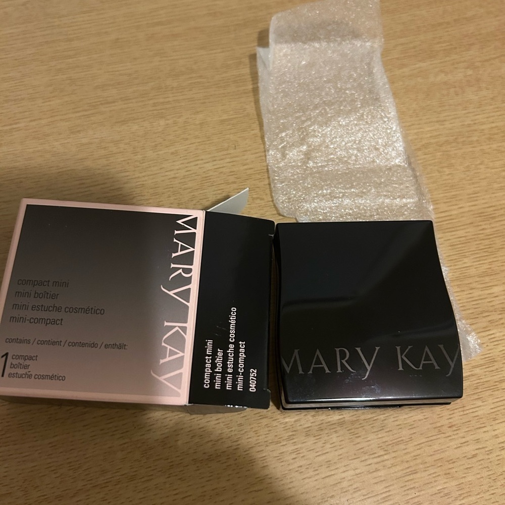 Mary Kay Compact Mini - Picture 3 of 4